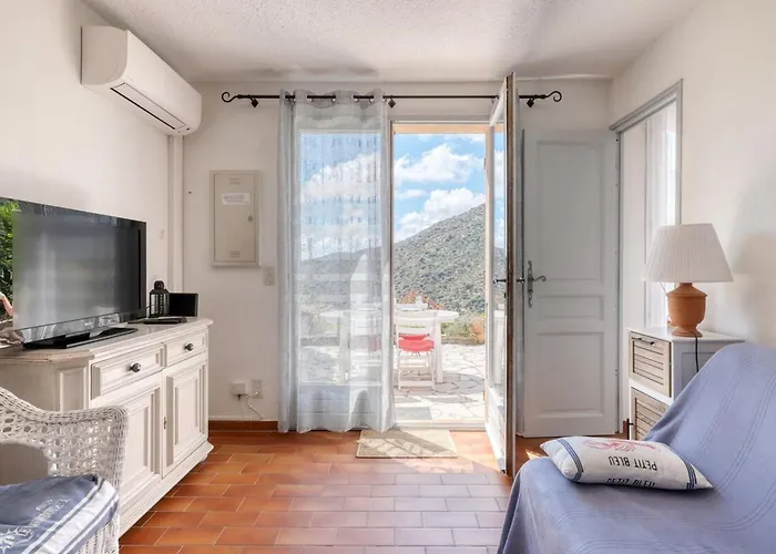 Apartment Exceptional View In Saint-clair For 4 People Le Lavandou